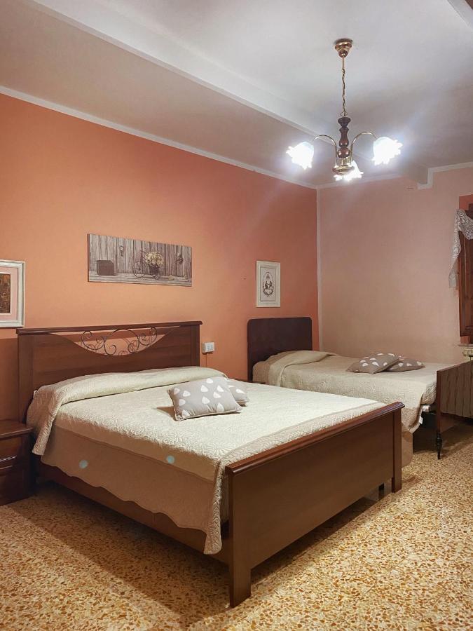 La Casa Dei Nonni Villa Chianni Exteriör bild