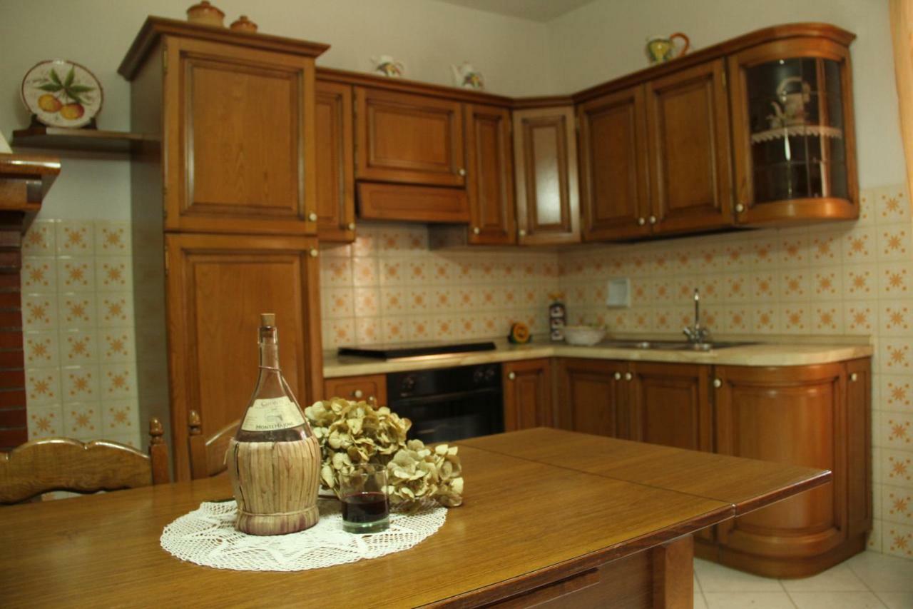 La Casa Dei Nonni Villa Chianni Exteriör bild